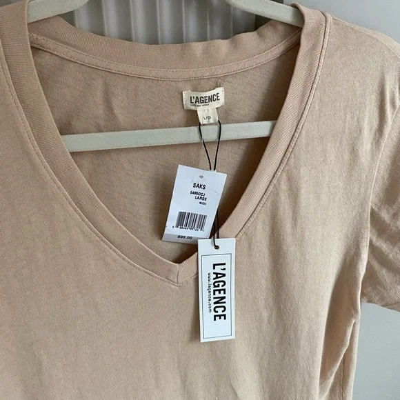 L’Agence Becca Nude V neck tee L NWT - Picture 2 of 5